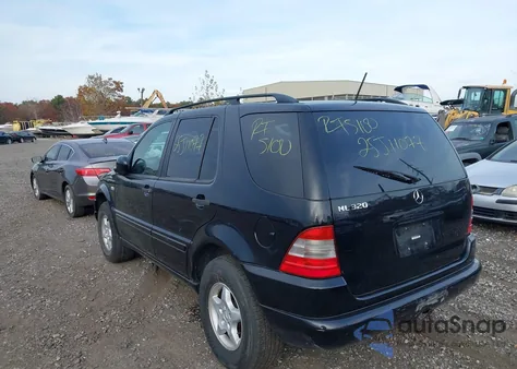 2000 Mercedes-Benz Ml 320 z USA, uszkodzony, nr VIN 4JGAB54EXYA213444